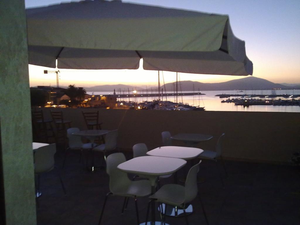 La Terrazza Sul Porto - Guest House Альгеро Экстерьер фото